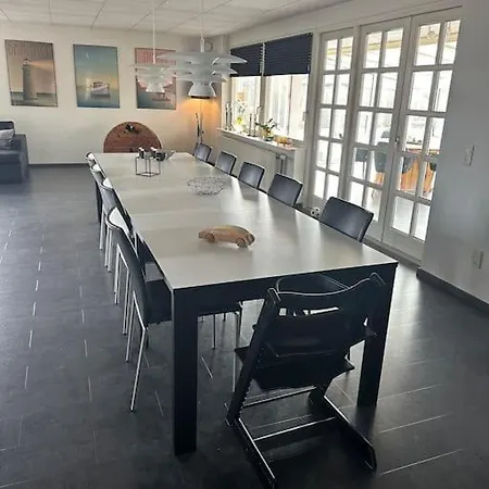 Semesterbostad Stort Laekkert Hus Taet Pa Strand Thyborøn