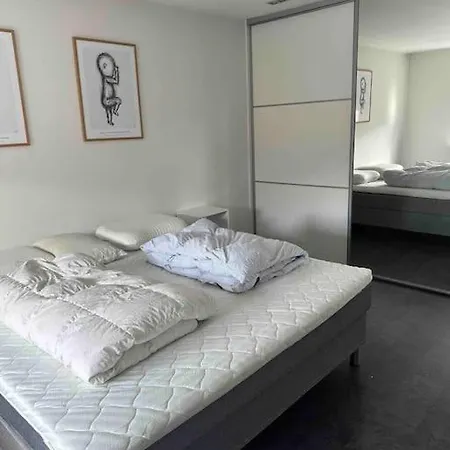 Stort Laekkert Hus Taet Pa Strand Semesterbostad